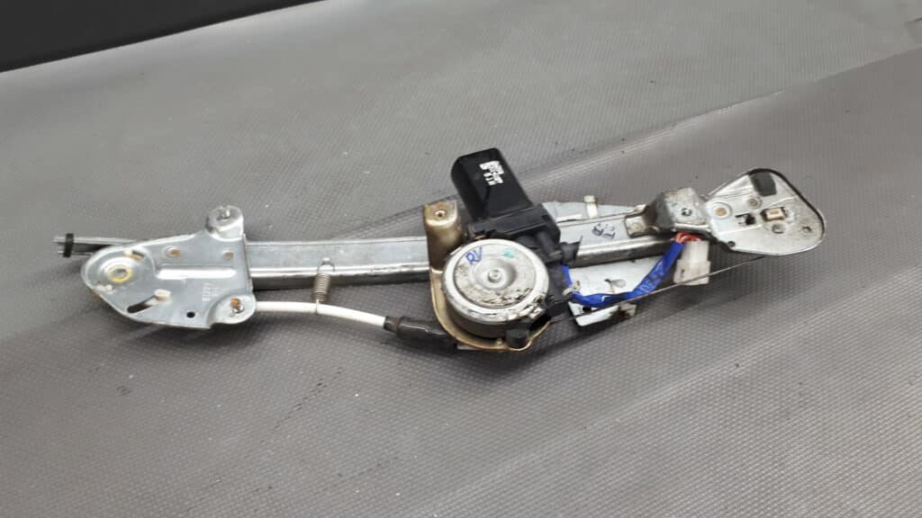 36301-61377 Mechanizm szyby prawy przod Mazda MX-3