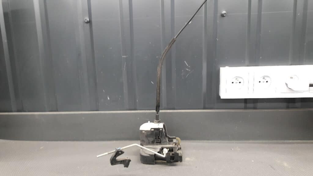 300129F Zamek drzwi prawy tył Renault Clio III 2PIN