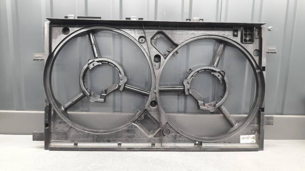 13241739 obudowa wentylatora Opel Insignia 1.6 Turbo