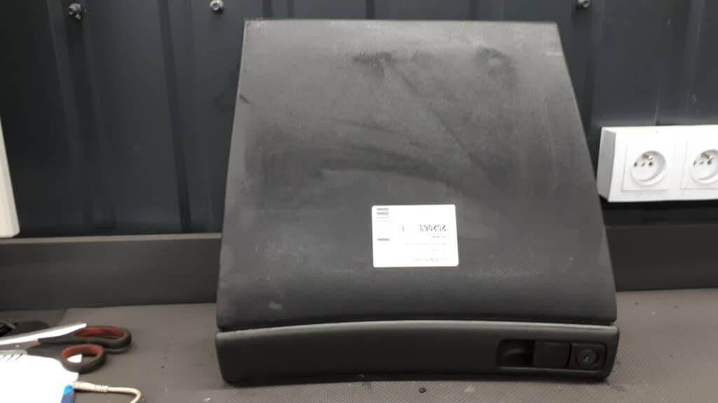 30801106 schowek VOLVO V40 I 95-04