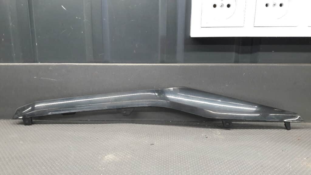 51117475996 Listwa prawy przód BMW F40