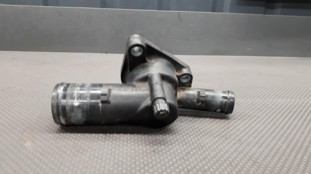 8200660882a obudowa termostat Renault Clio IV 1.2