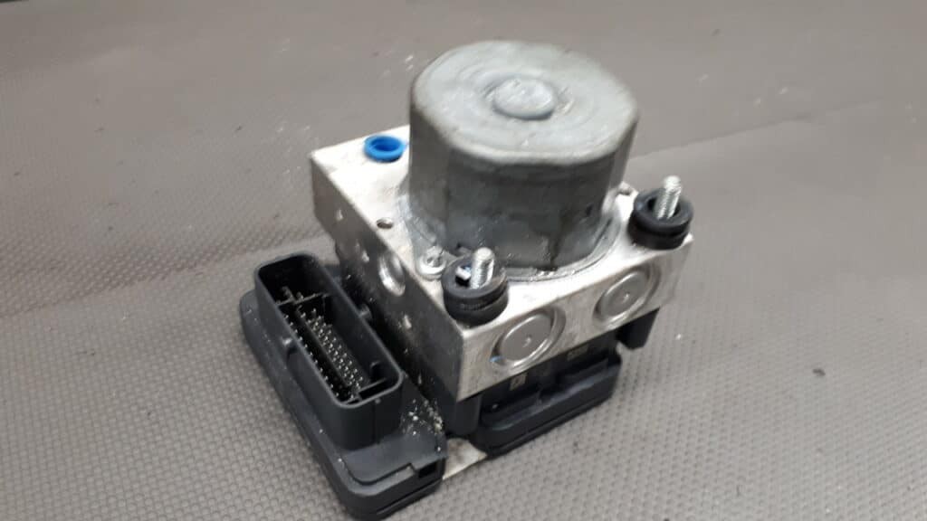 476603zu0bm pompa ABS NISSAN PULSAR 1,2