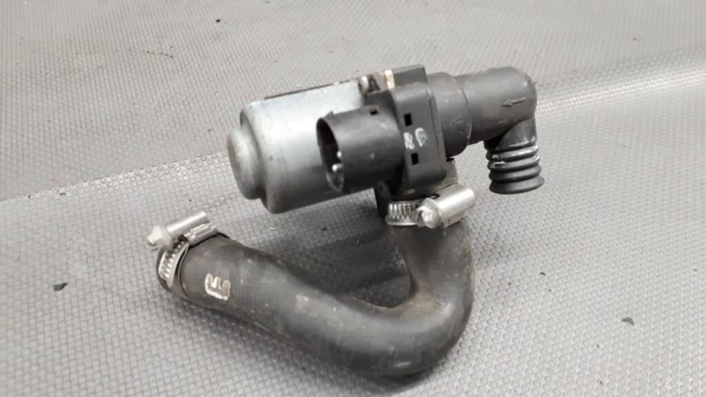 1147412052 zawór ogrzewania wody BMW E36