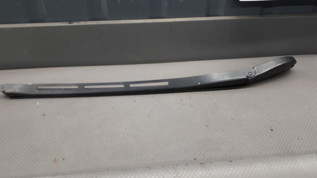 180232 ramię wycieraczki prawe Audi A8 D3