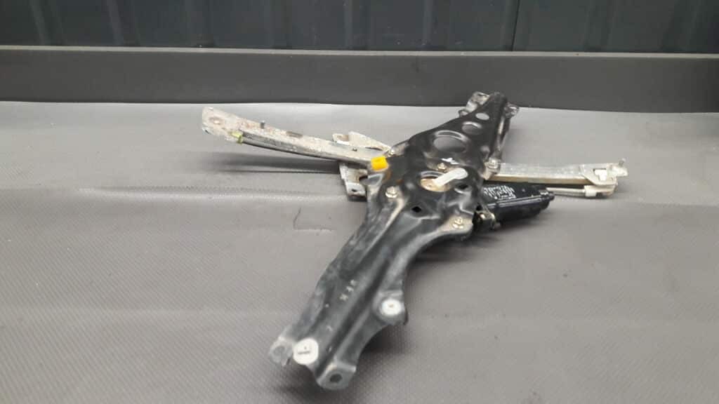 mechanizm szyby prawy przod Lexus GS300 I