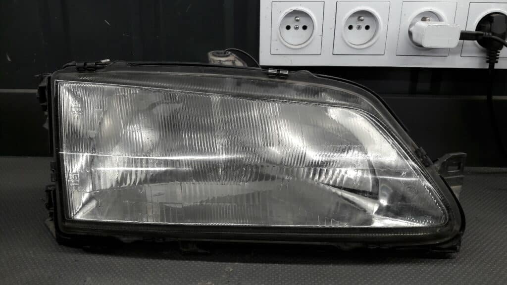 60975830 Reflektor prawy Peugeot 306 Valeo