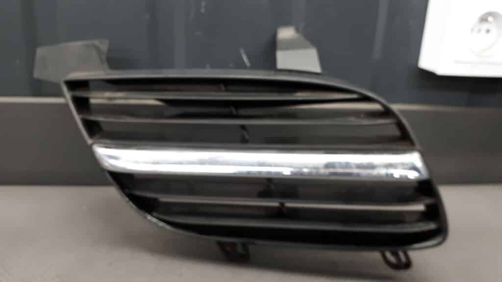 62322bm400 atrapa grill prawa Nissan Almera N16 00-02