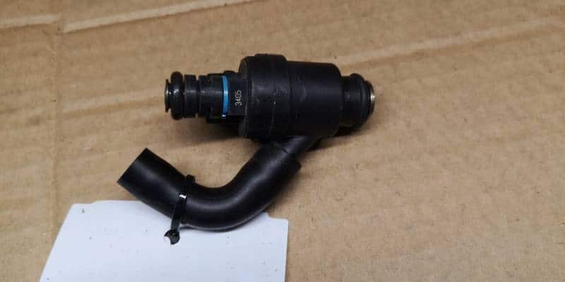 D3768FA 1247931 WTRYSKIWACZ BMW SERIA 3 E46