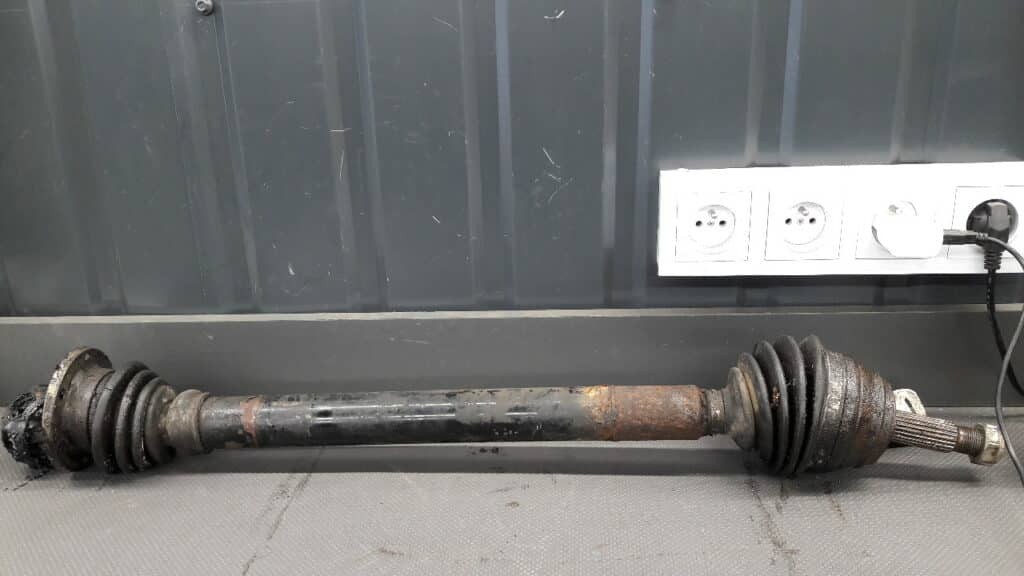 Półoś prawy przód VW Caddy II 1,9 98r 22 Frezy