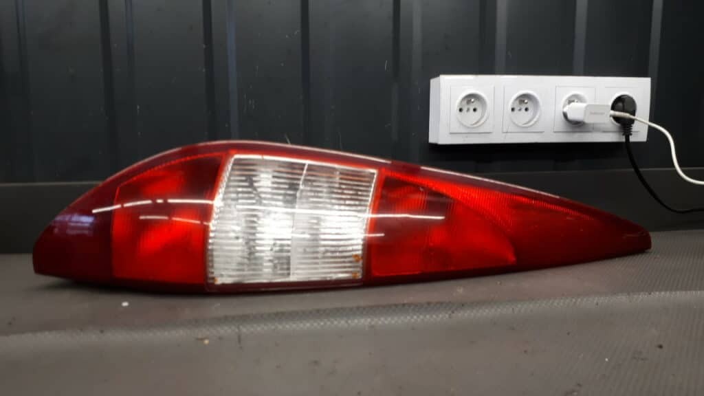Lampa prawy tyl Mondeo MK3 KOMBI 03R