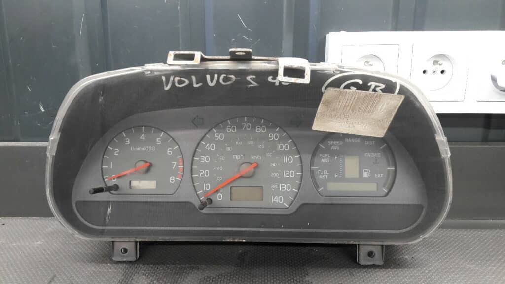 30858334 Licznik Volvo S40 1,6 16V Anglik