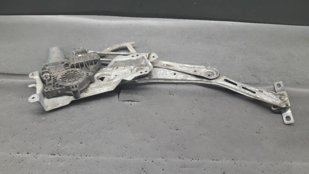 0130821768 mechanizm szyby lewy przod OPEL ZAFIRA A
