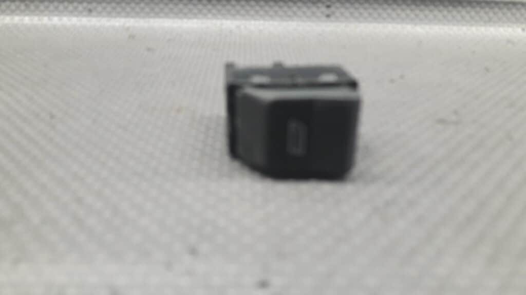 6x0959855b przelacznik szyby Seat Ibiza II