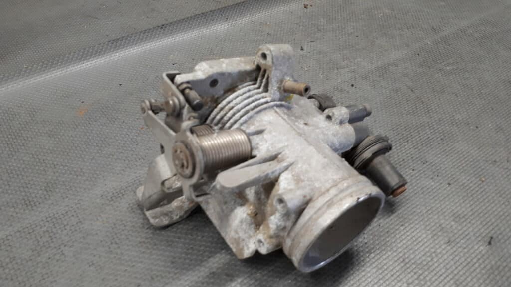 1247594 przepustnica BMW E46 1.6 B 1.8