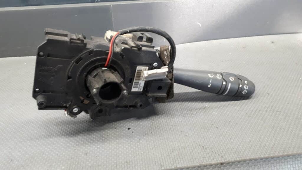 7700424173 przełącznik wycieraczek Renault Laguna I LIFT