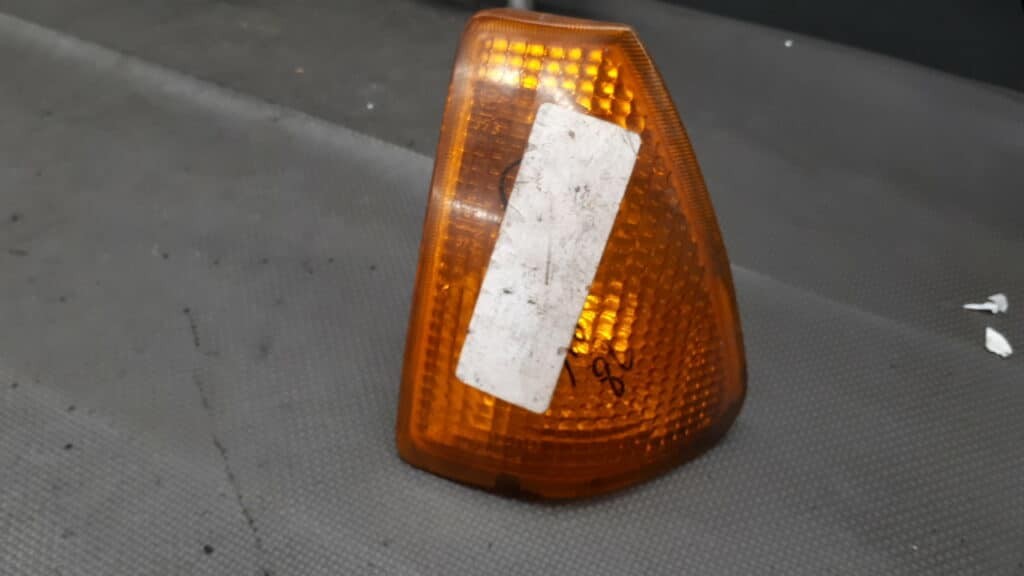 kierunkowskaz lewy renault 18