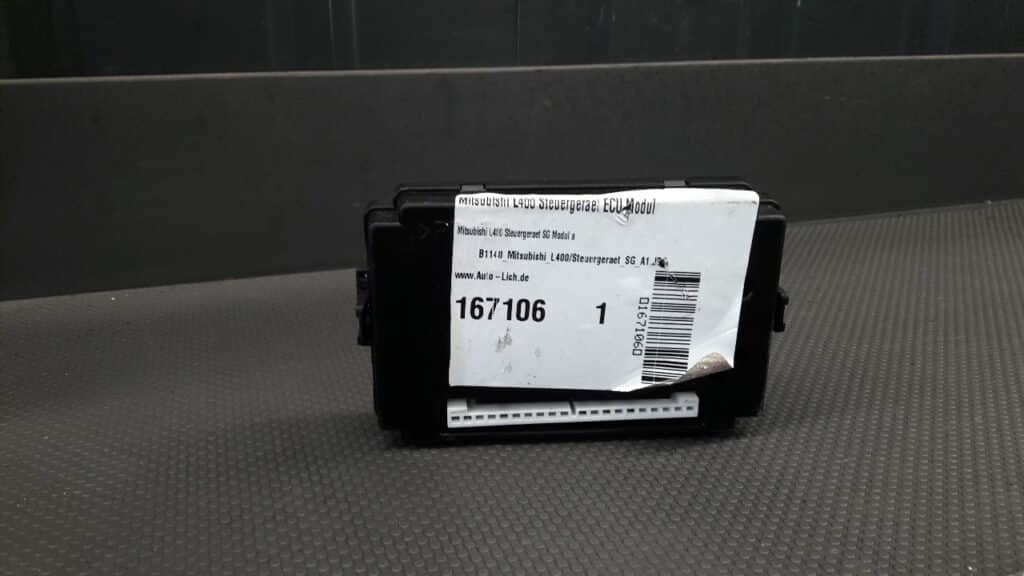 MR158245 MODUL BEZPIECZNIKOW MITSUBISHI L400 L200