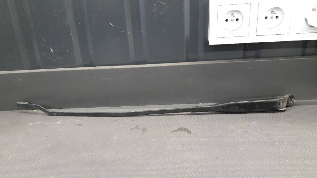 09114667 Ramię wycieraczki prawe Opel Corsa C
