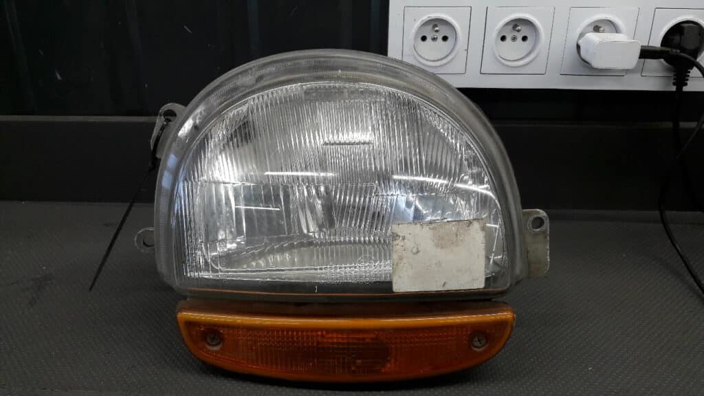 35460748 reflektor prawy przod RENAULT TWIGO I