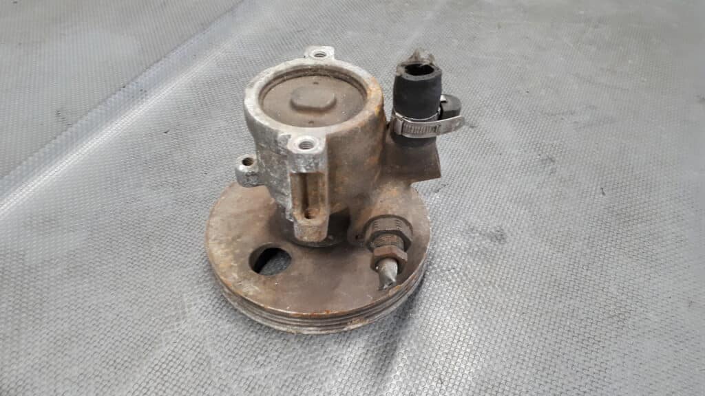 7700830487B pompa wspomagania  Renault  Clio I 1.2B