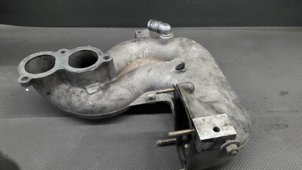 17342569 kolektor ssacy BMW E36 1.6 M42