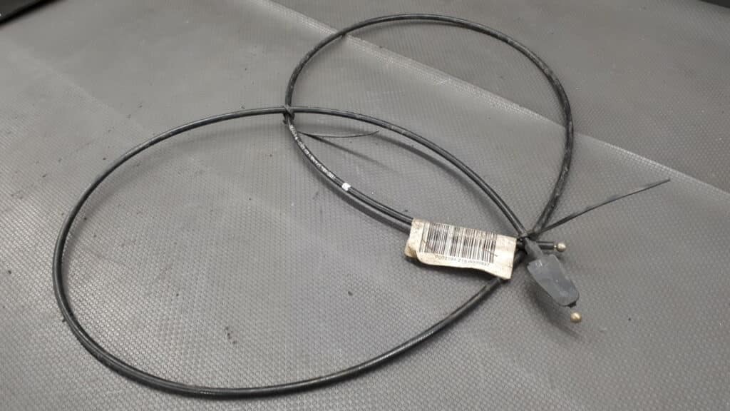 8E1823531D Linka Otwierania Maski Audi A4 B6