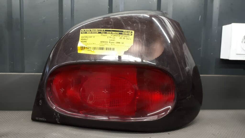 lampa prawy tył Renault Megane I 96
