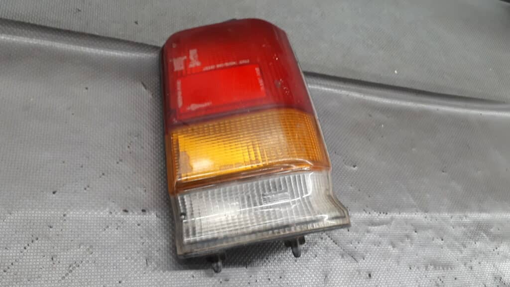220-51486 Lampa prawy tyl Daihatsu Cuore II 88R KOITO