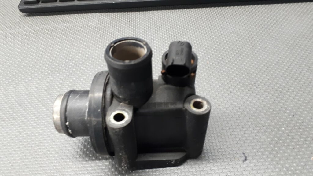 A1662030175 obudowa termostatu MERCEDES W168