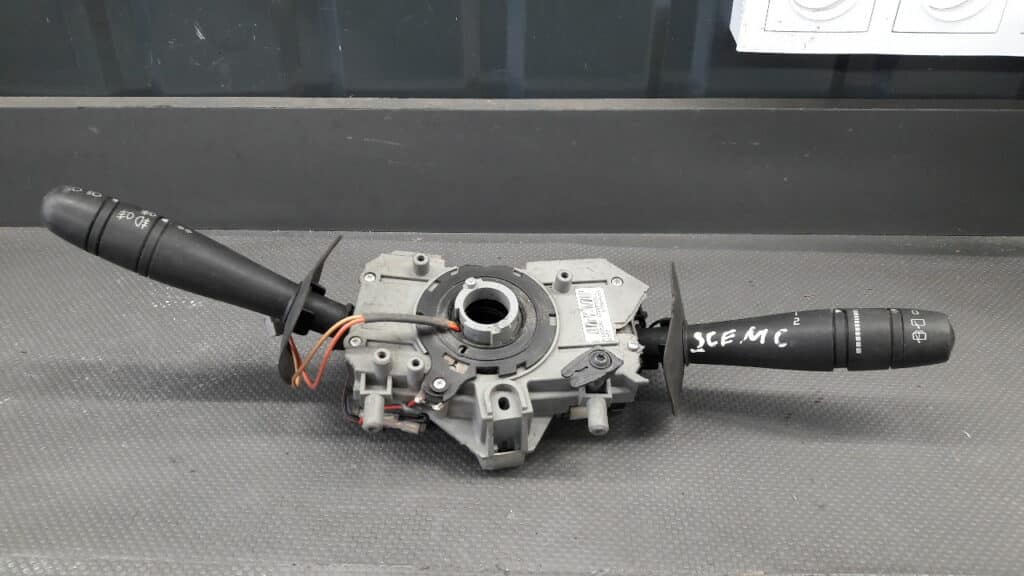 V7700428202 przełącznik zespolony  Renault  Scenic I