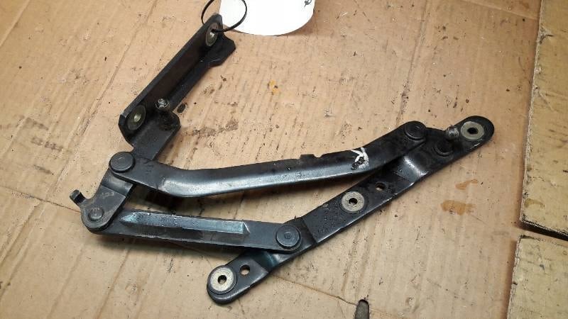 ZAWIAS KLAPY PRAWY BAGAZNIKA ALFA ROMEO 166