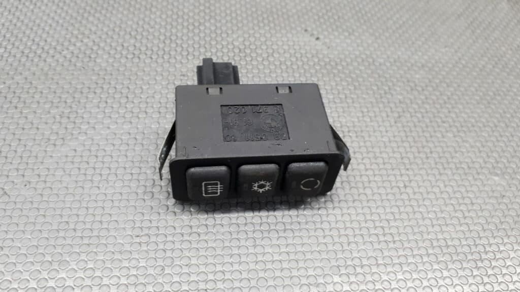 8371020 przełącznik klimatyzacji  BMW E36