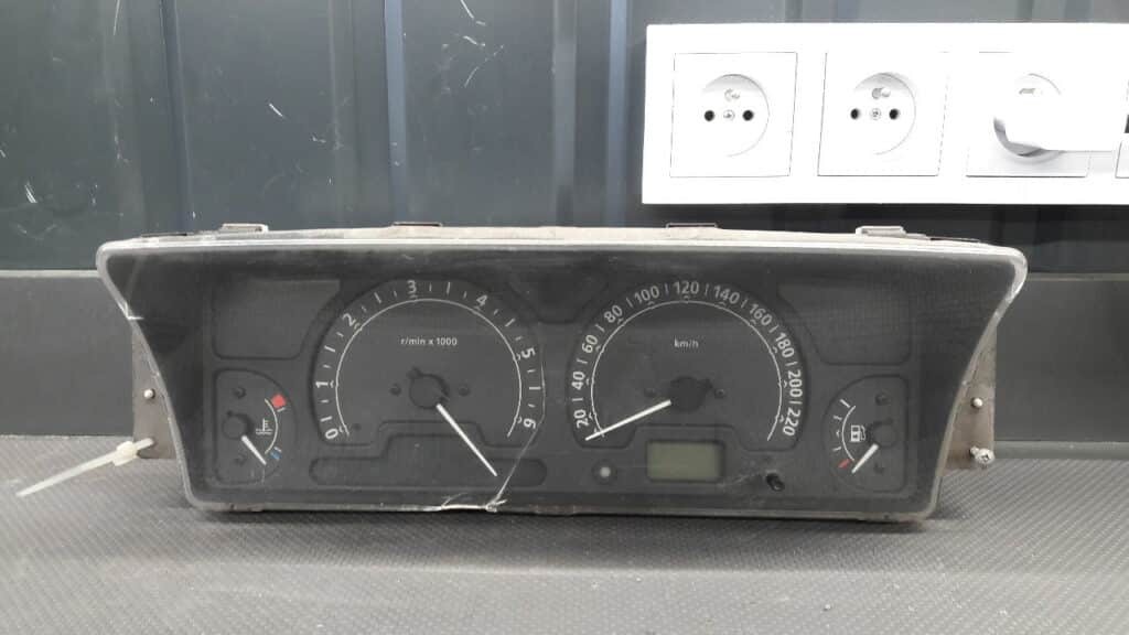 Licznik Land Rover Discovery II 2,0 TDI 94r