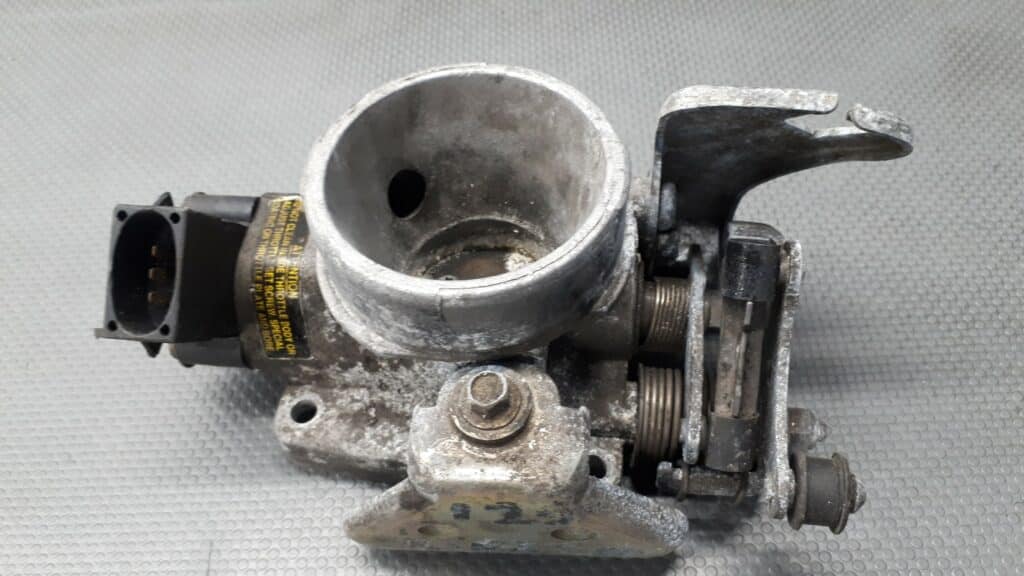 96MFGA przepustnica ford fiesta mk4