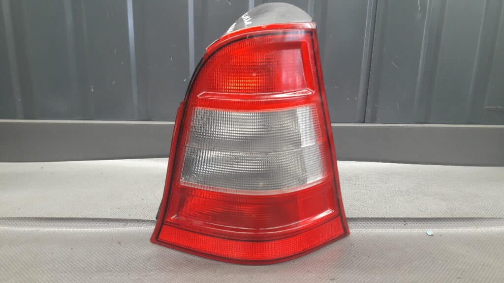 lampa prawy tyl  MERCEDES W168 04r
