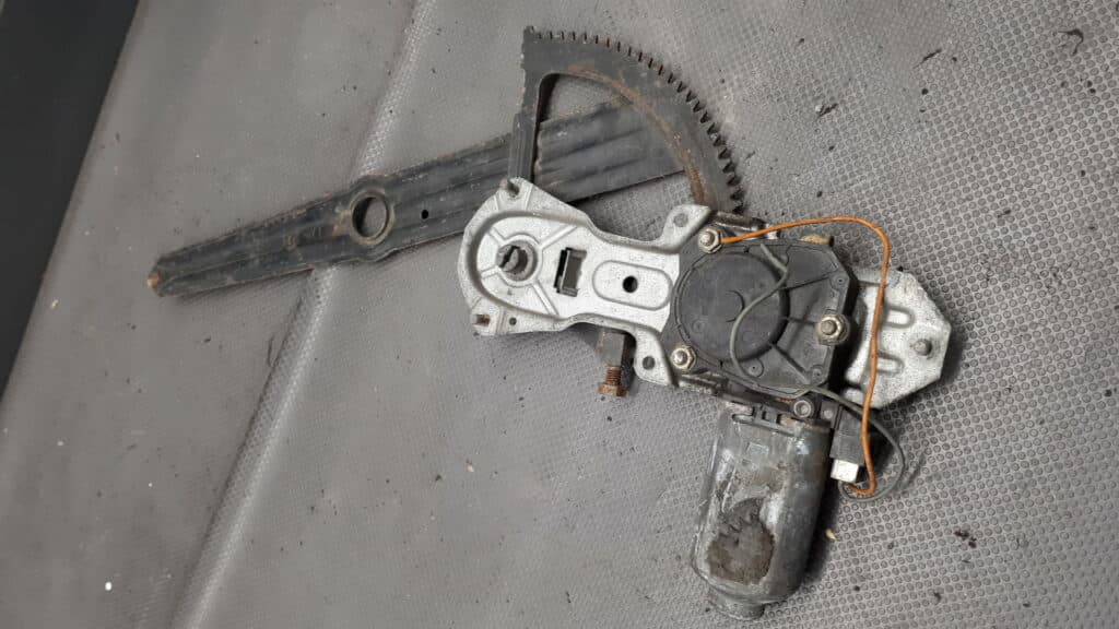 Mechanizm Szyby Prawy Przod Peugeot 205 Cabrio