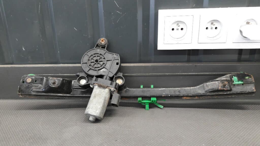 51764550 Mechanizm szyby lewy przód Fiat Punto II