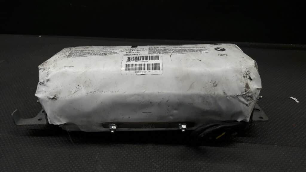39711235103Z Poduszka airbag pasażera BMW E46