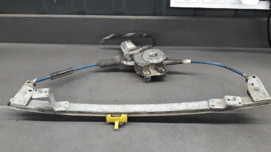 46528634 Mechanizm szyby prawy przód Fiat Bravo I