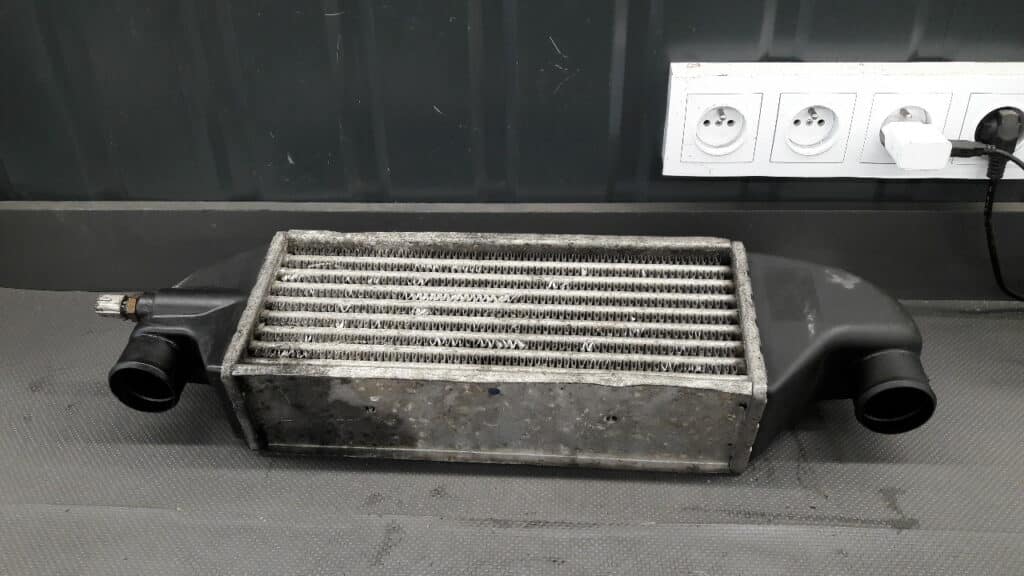 XS409L440BD Intercooler Ford Focus MK1 1,8 TDDI
