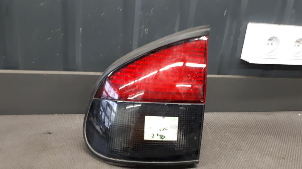 7700808305 lampa lewy tył renault safrane I hella