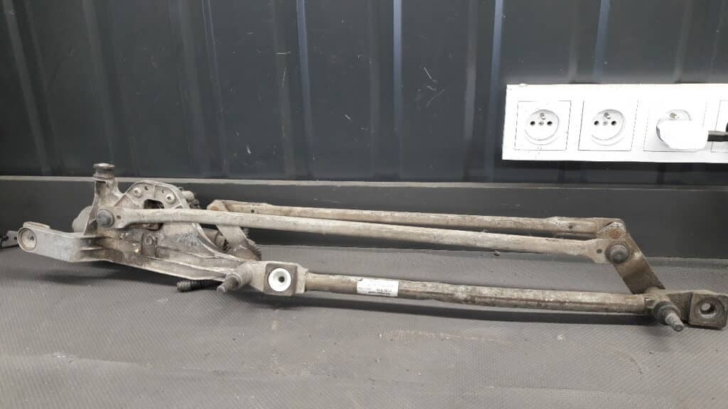 4M51-17504-AB Mechanizm wycieraczek Ford Focus MK2