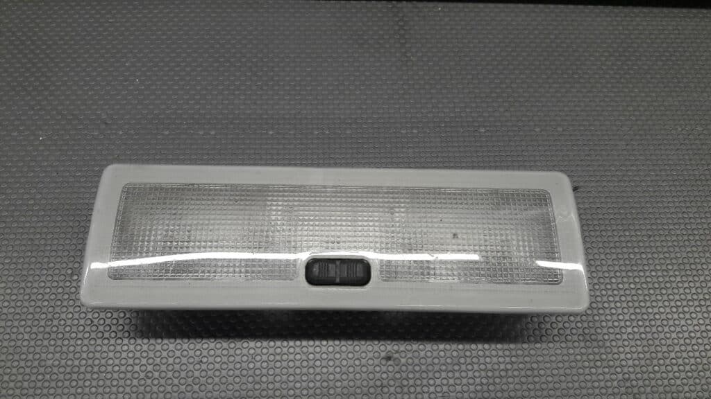1387050 Oświetlenie kabiny BMW E36 98r