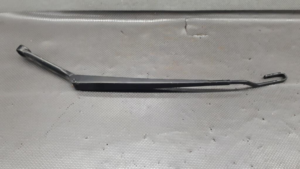 4Z7955407 ramie wycieraczki lewe przod AUDI A8
