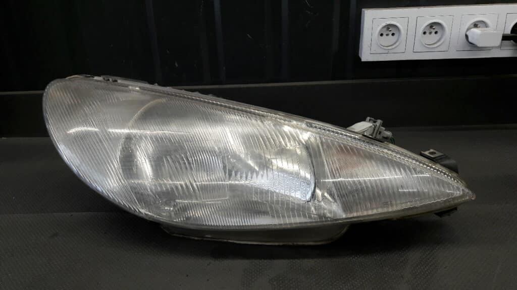 Reflektor prawy Peugeot 206 Valeo