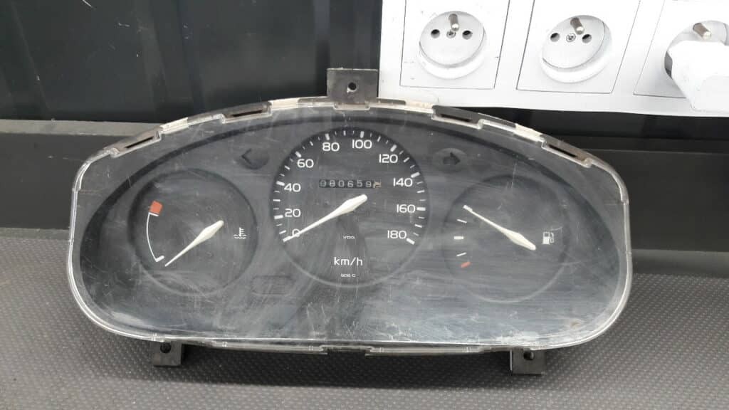 81117869 Licznik Nissan Micra K11 1,0 Benzyna