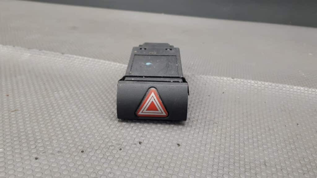 6k0953235b SEAT IBIZA II WŁĄCZNIK AWARYJNYCH LIFT