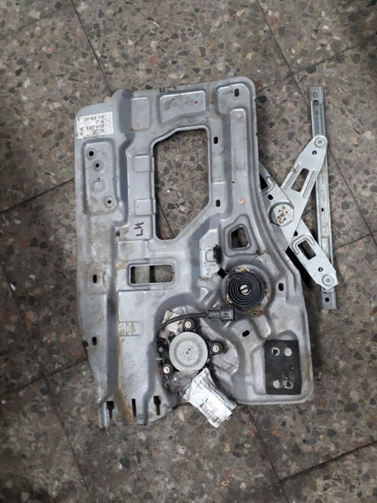 83470-26010 MECHANIZM SZYBY LEWY TYL SANTA FE 02r