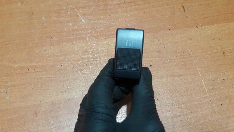 4D0941535A PRZELACZNIK PRZECIWMGIELNYCH AUDI A4 B5
